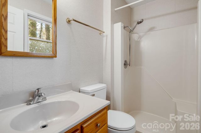 154 Surry Lane, Hendersonville, NC 28791