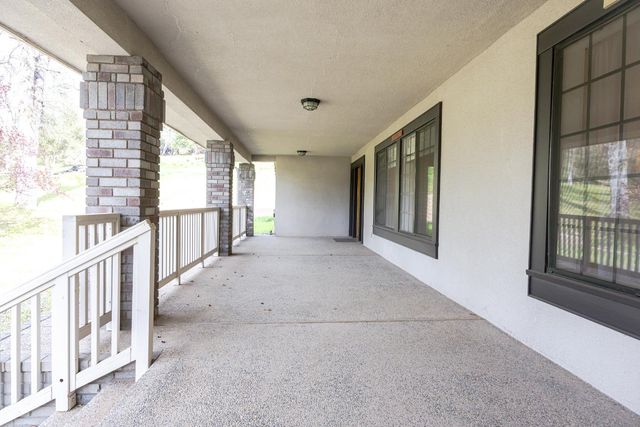 45344 S Oakview Drive, Oakhurst, CA 93644
