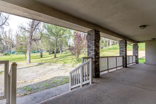 45344 S Oakview Drive, Oakhurst, CA 93644