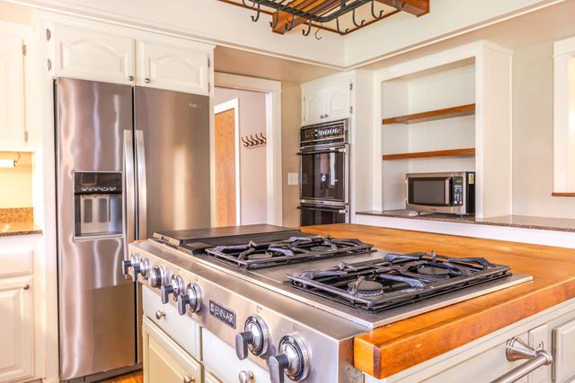 45344 S Oakview Drive, Oakhurst, CA 93644