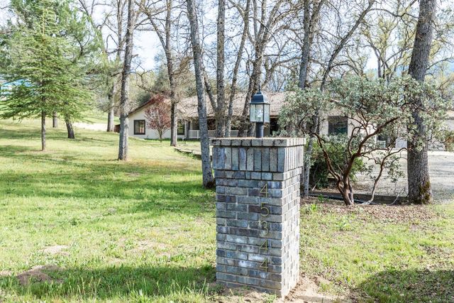 45344 S Oakview Drive, Oakhurst, CA 93644