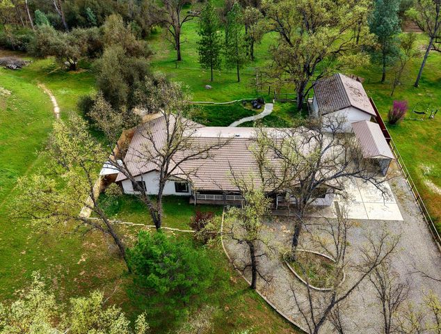 45344 S Oakview Drive, Oakhurst, CA 93644