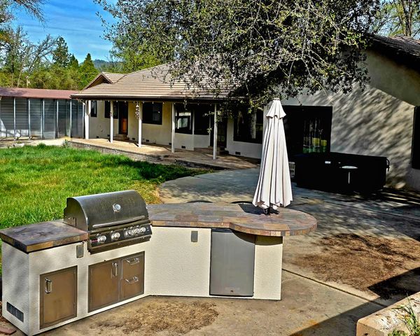 45344 S Oakview Drive, Oakhurst, CA 93644
