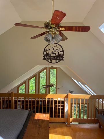 141 Great Hawk Road, Rochester, VT 05767