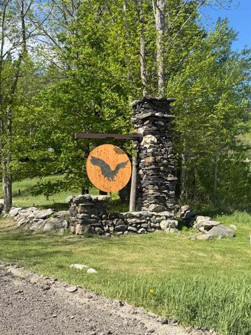 141 Great Hawk Road, Rochester, VT 05767