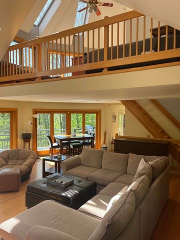 141 Great Hawk Road, Rochester, VT 05767