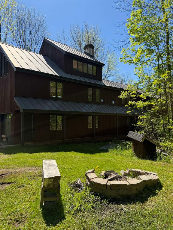 141 Great Hawk Road, Rochester, VT 05767