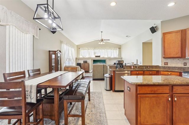 5119 WHISPERING LEAF TRAIL, Valrico, FL 33596