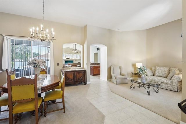 5119 WHISPERING LEAF TRAIL, Valrico, FL 33596
