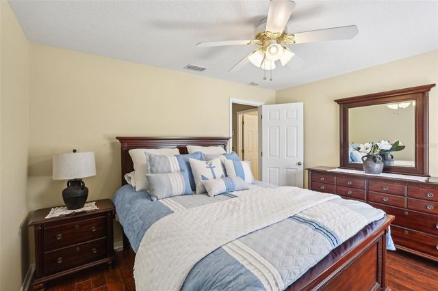 5119 WHISPERING LEAF TRAIL, Valrico, FL 33596