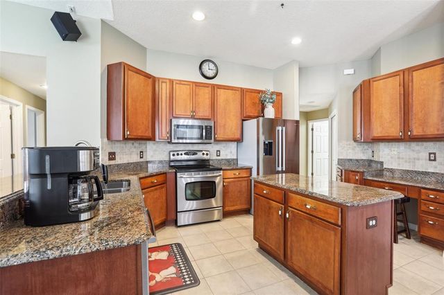 5119 WHISPERING LEAF TRAIL, Valrico, FL 33596