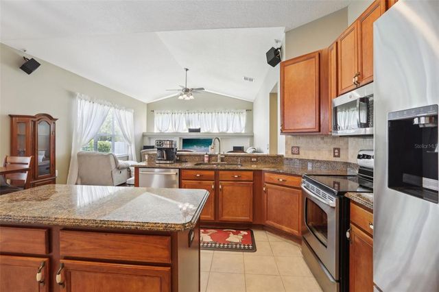 5119 WHISPERING LEAF TRAIL, Valrico, FL 33596