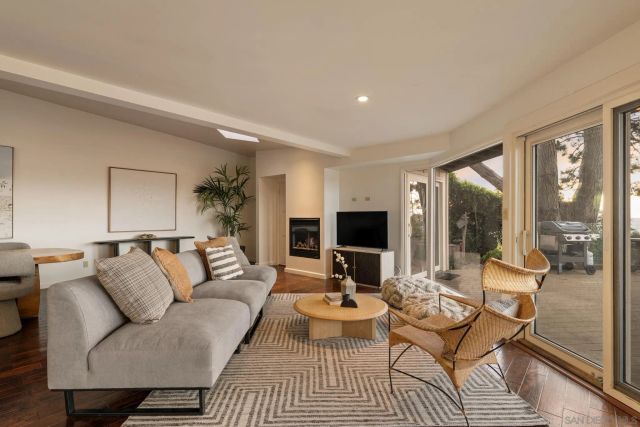 2165 Balboa Ave, Del Mar, CA 92014