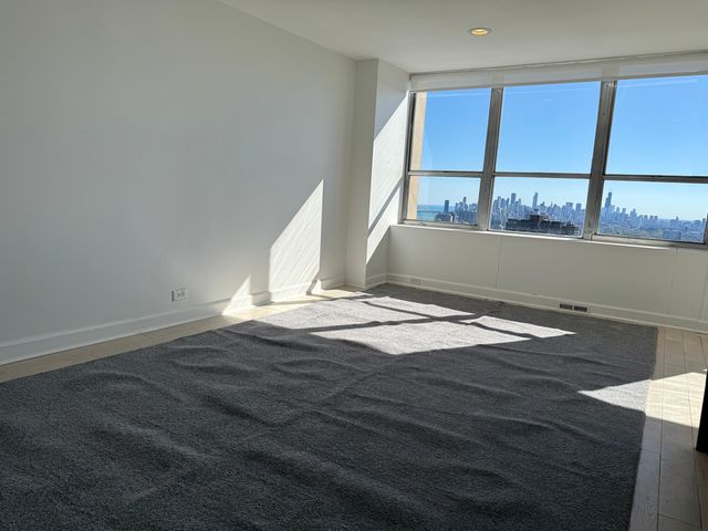 655 W IRVING PARK Road 5513, Chicago, IL 60613
