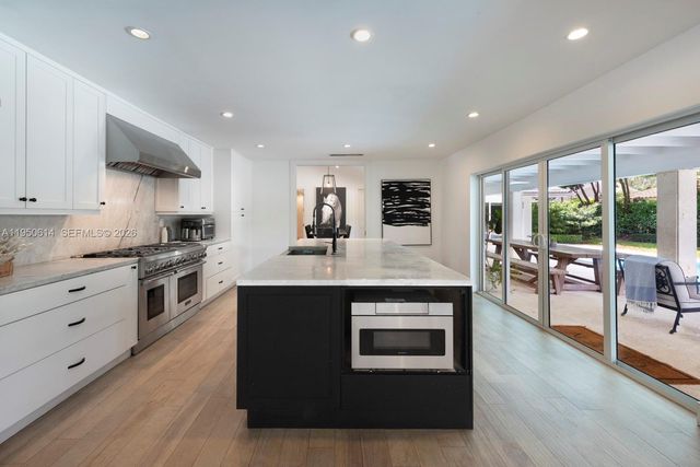 15503 SW 74th Pl, Palmetto Bay, FL 33157