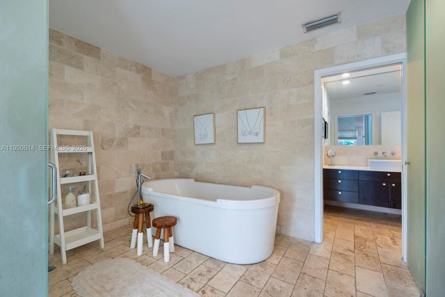 15503 SW 74th Pl, Palmetto Bay, FL 33157