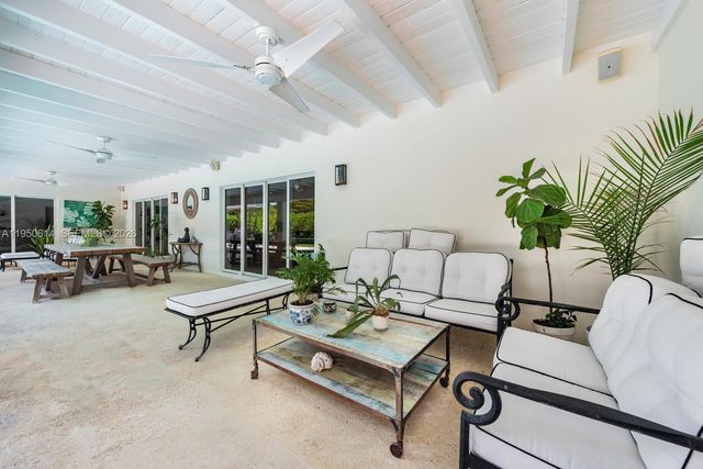 15503 SW 74th Pl, Palmetto Bay, FL 33157