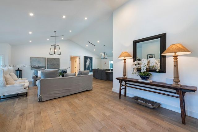 15503 SW 74th Pl, Palmetto Bay, FL 33157