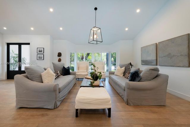 15503 SW 74th Pl, Palmetto Bay, FL 33157