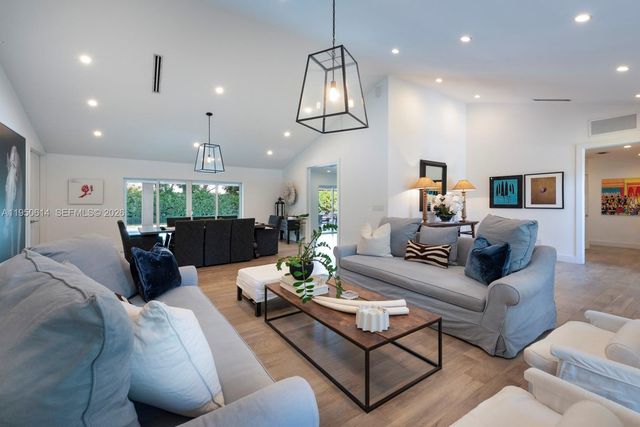 15503 SW 74th Pl, Palmetto Bay, FL 33157