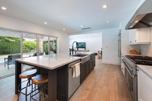 15503 SW 74th Pl, Palmetto Bay, FL 33157