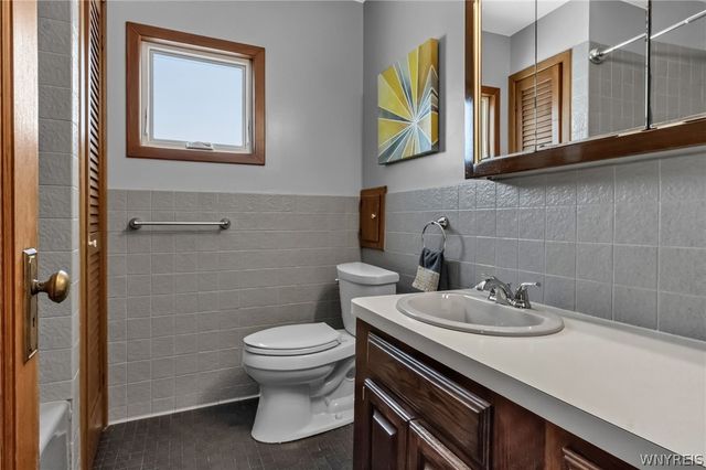 151 Knowlton Avenue, Tonawanda, NY 14217