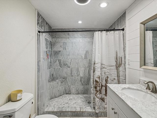 1850 OREGON AVENUE NE, St Petersburg, FL 33703