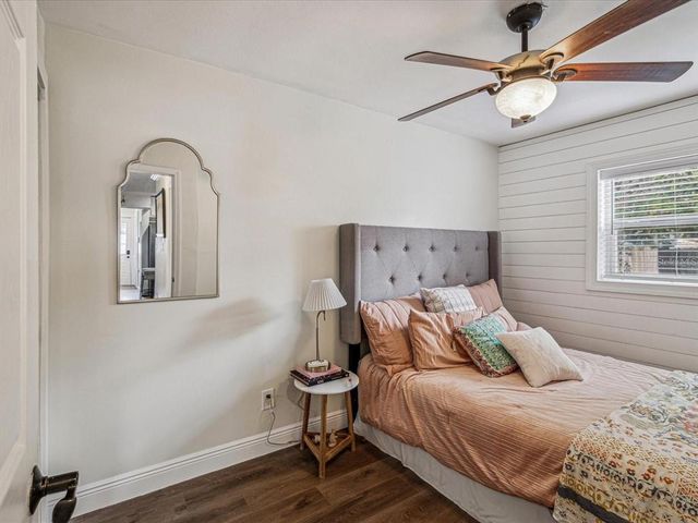1850 OREGON AVENUE NE, St Petersburg, FL 33703