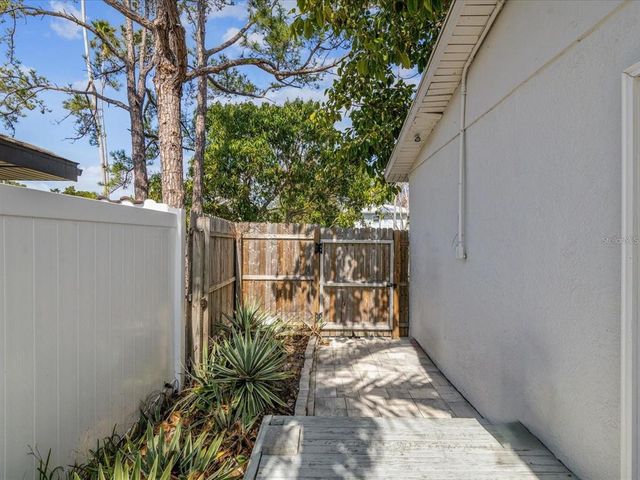1850 OREGON AVENUE NE, St Petersburg, FL 33703