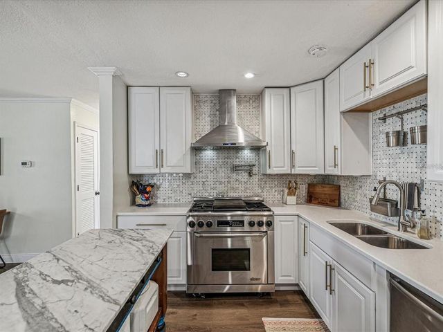 1850 OREGON AVENUE NE, St Petersburg, FL 33703