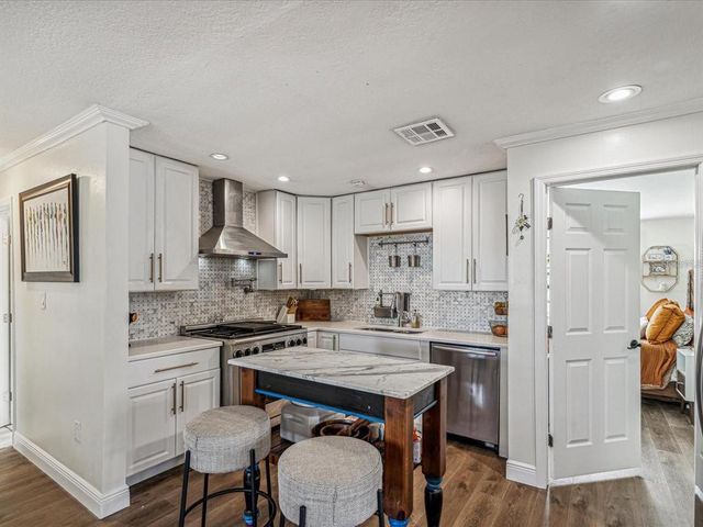 1850 OREGON AVENUE NE, St Petersburg, FL 33703