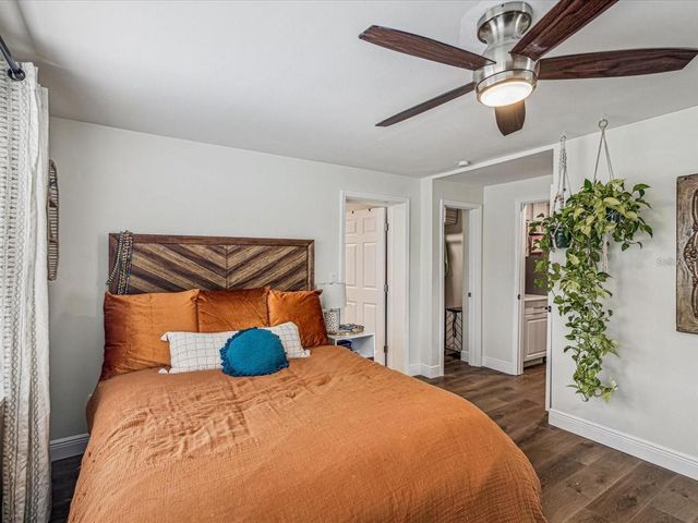 1850 OREGON AVENUE NE, St Petersburg, FL 33703