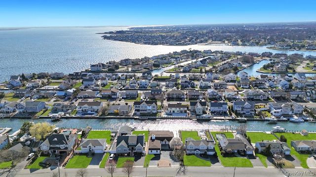 66 Lighthouse Road, Babylon, NY 11702