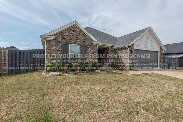 4375 W Topeka Avenue, Fayetteville, AR 72704