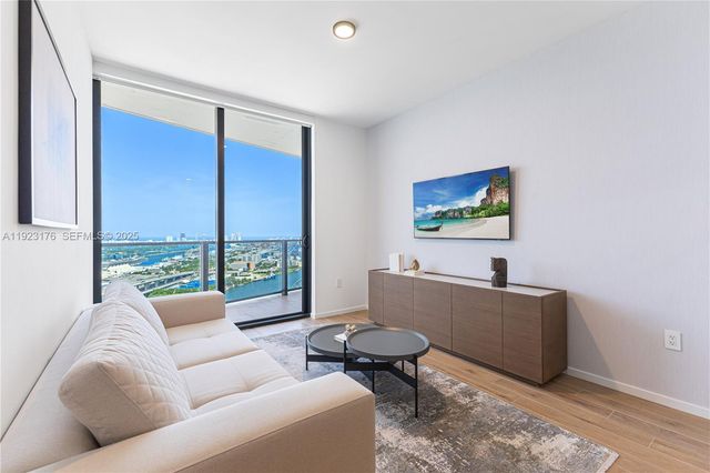 398 NE 5th St 4310, Miami, FL 33132