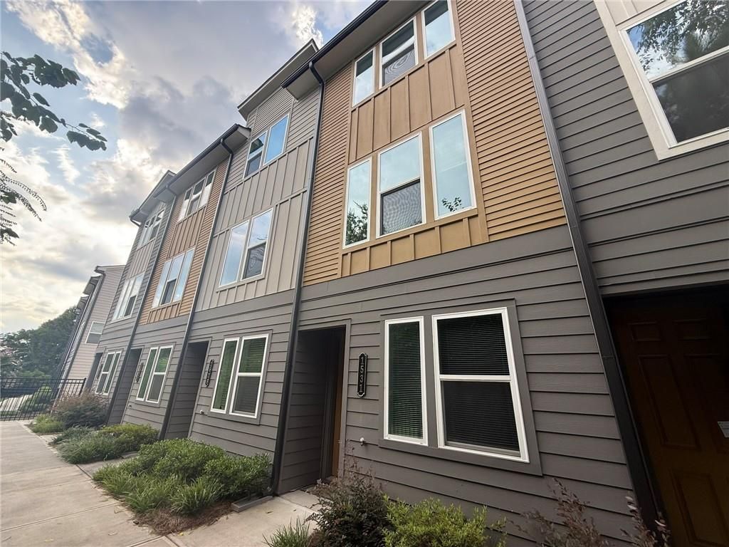 1531 Layton NW Lane, Atlanta, GA 30318