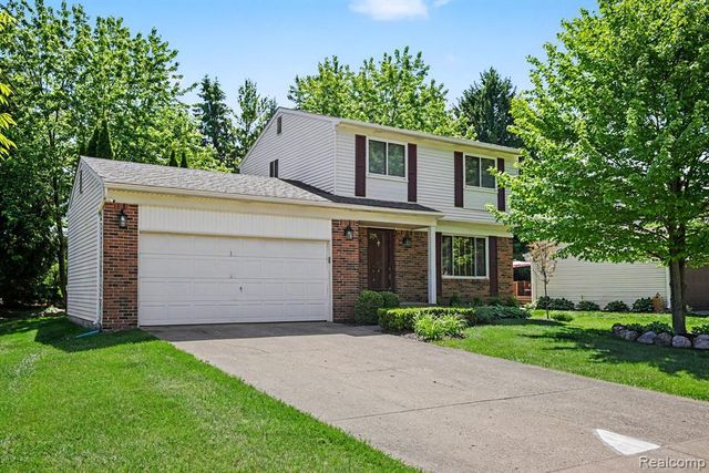 1683 Dancer Drive, Rochester Hills, MI 48307