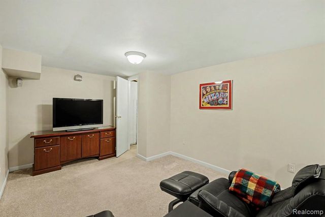 1683 Dancer Drive, Rochester Hills, MI 48307