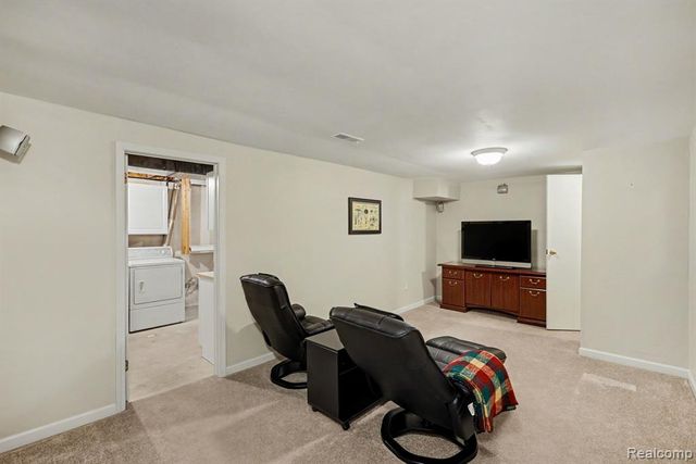 1683 Dancer Drive, Rochester Hills, MI 48307