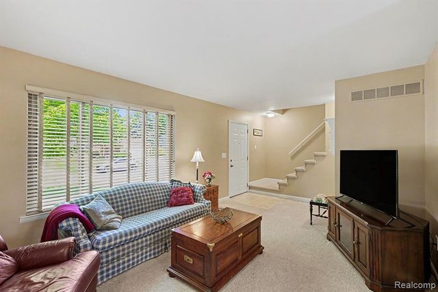 1683 Dancer Drive, Rochester Hills, MI 48307