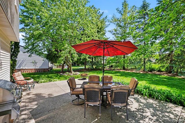 1683 Dancer Drive, Rochester Hills, MI 48307