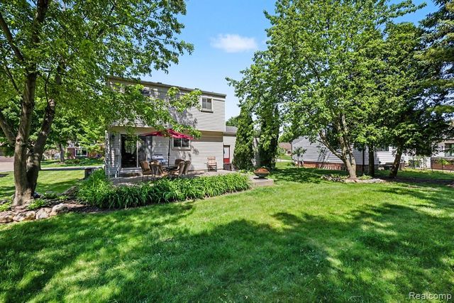 1683 Dancer Drive, Rochester Hills, MI 48307
