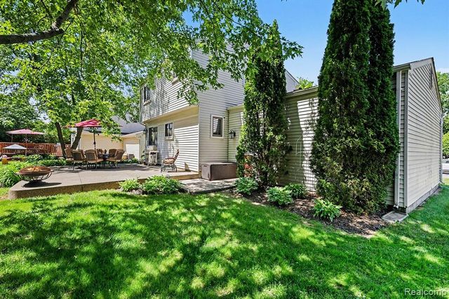 1683 Dancer Drive, Rochester Hills, MI 48307