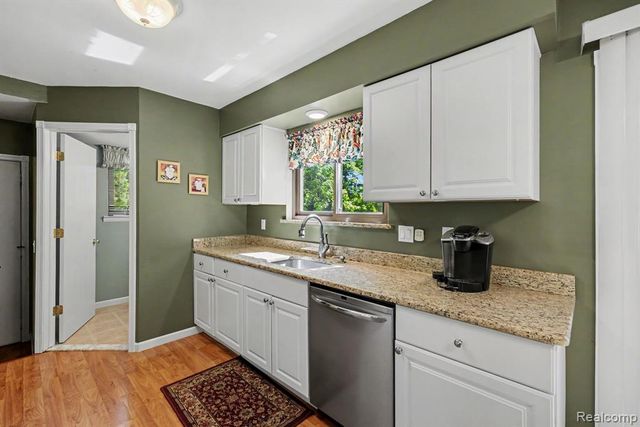 1683 Dancer Drive, Rochester Hills, MI 48307