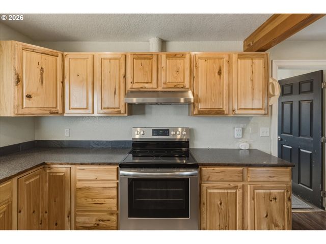 1215 30TH Ave, Longview, WA 98632