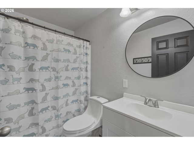 1215 30TH Ave, Longview, WA 98632