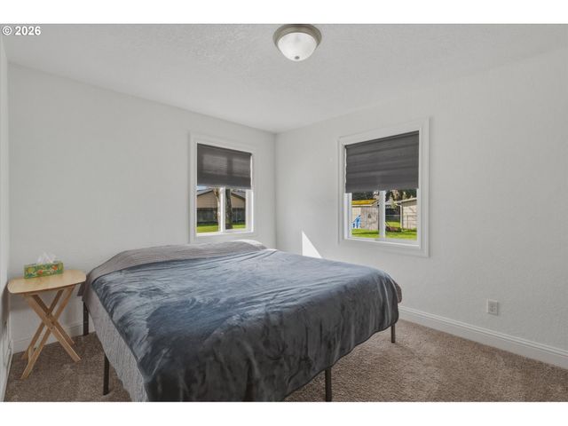1215 30TH Ave, Longview, WA 98632