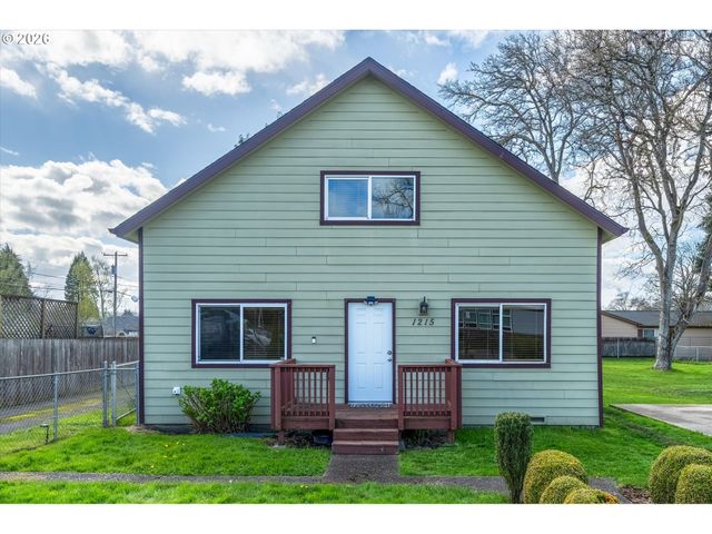 1215 30TH Ave, Longview, WA 98632