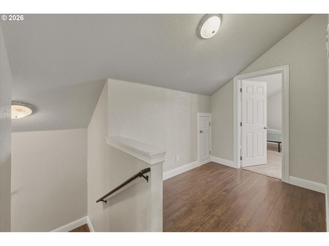 1215 30TH Ave, Longview, WA 98632