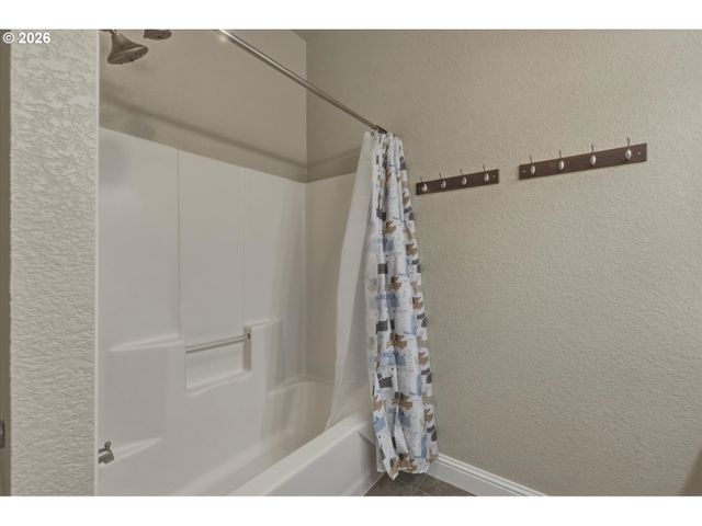 1215 30TH Ave, Longview, WA 98632